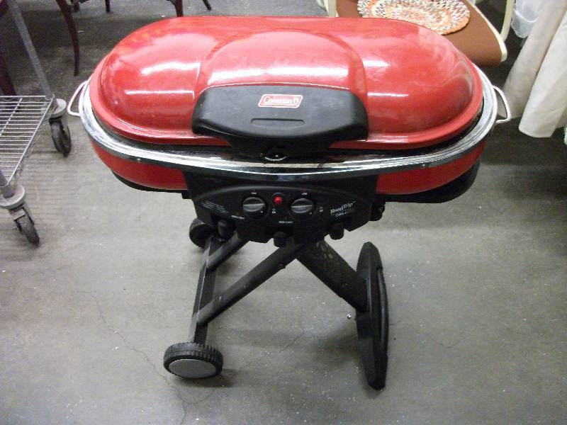 lot 22 image: Coleman Road Trip Propane Grill (Looks New)