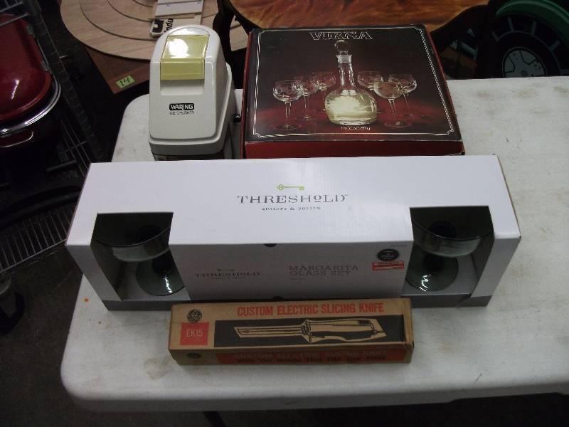 lot 27 image: Waring Ice Crusher, Margarita Glass Set, Tuscany Cordial Set, Electric Knife