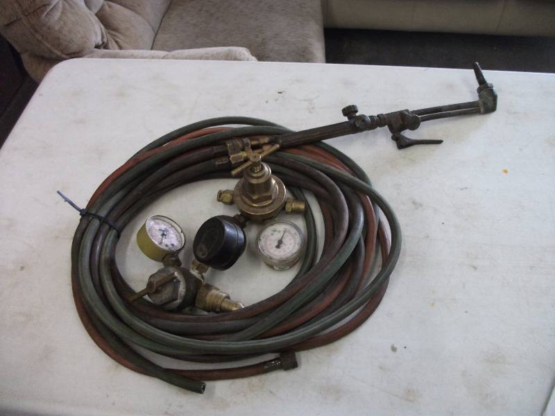 lot 33 image: OxygenAcetaline Torch Set Parts