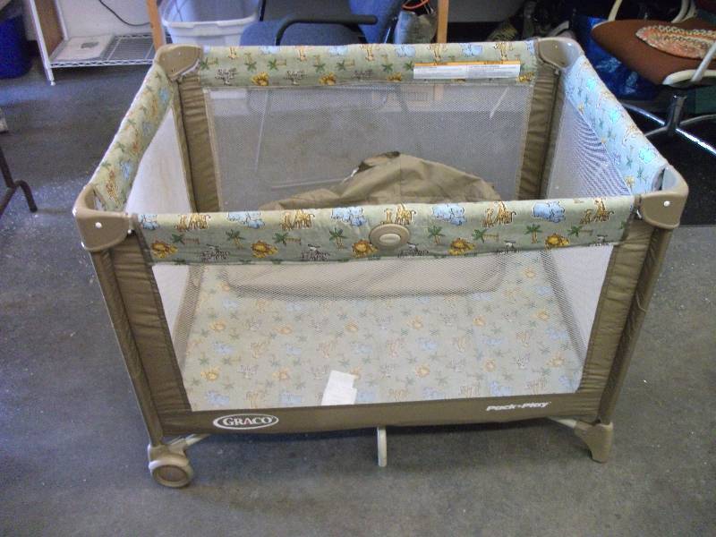 lot 42 image: Graco Pack N Play