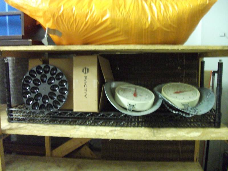 lot 48 image: Metro Rack 48x14x15 2-Tier. 2-Detecto Hanging Scales, 2-Boxes Egg Trays (Great For Devilled Egg Servers)
