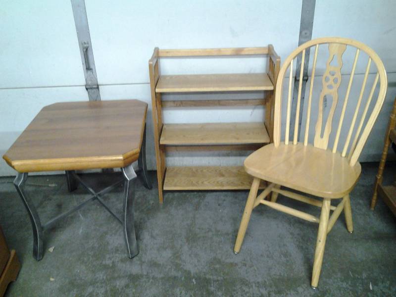 lot 7 image: Cort Furniture EndSide Table 24x27x23 With Metal Frame Legs, 3-Tier Folding Bookshelf, 1-Bow Back Chair