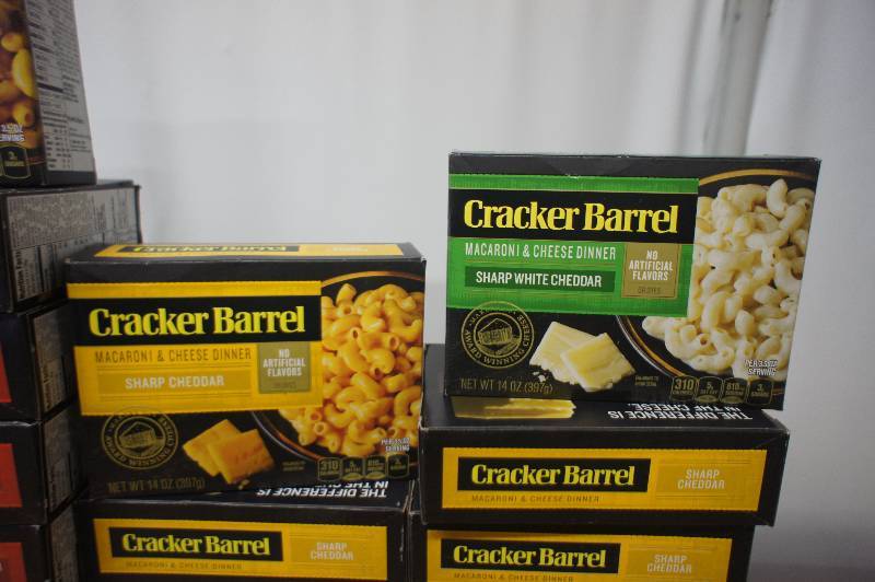 lot 162 image: Lot of 22 Boxes of Assorted Cracker Barrel Macaroni & Cheese Dinners - All Items Expired In 2016 -