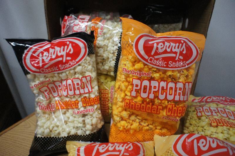 lot 171 image: Large Lot of Assorted Popcorn - All Items Expired In 2016 -