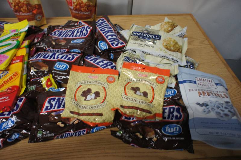 lot 214 image: Large Lot of Assorted Candy and Gum - All Items Expired In 2016 -
