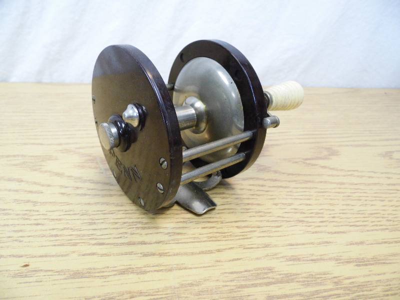 lot 1 image: Penn Reel