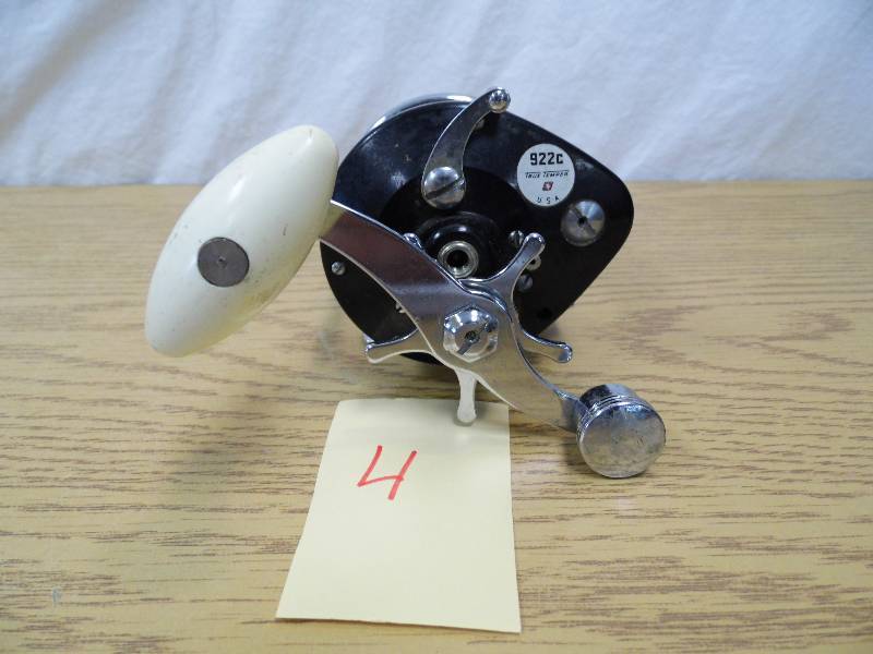 lot 4 image: True Temper Reel