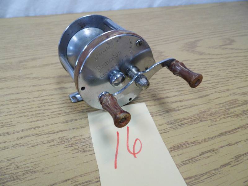 lot 16 image: Fraser Princeton De-Luxe