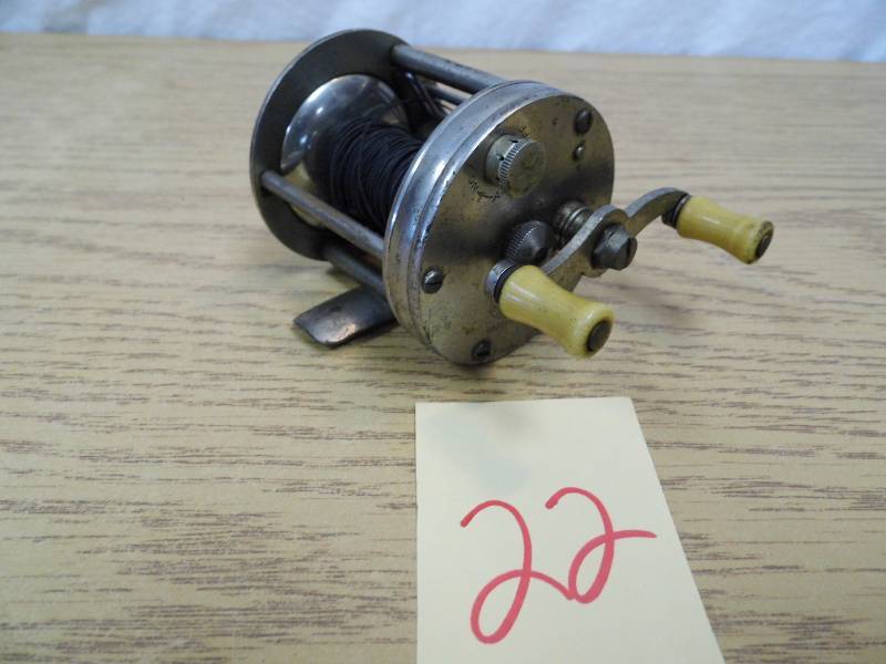 lot 22 image: Oreno South Bend Reel