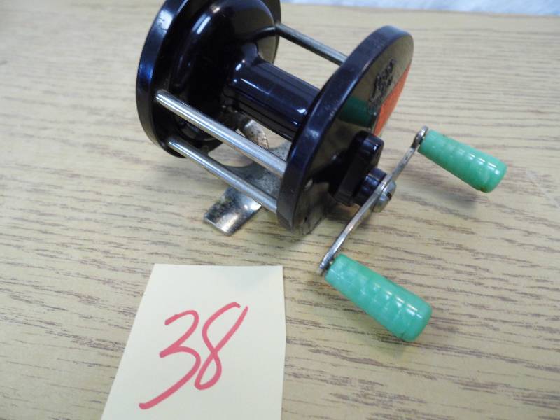 lot 38 image: Penn Reel