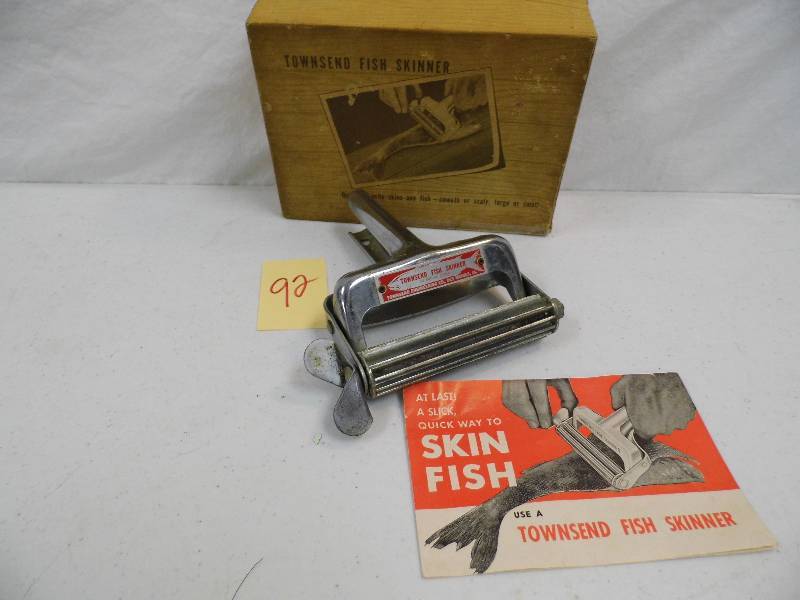 lot 92 image: Townsend Fish Fkinner