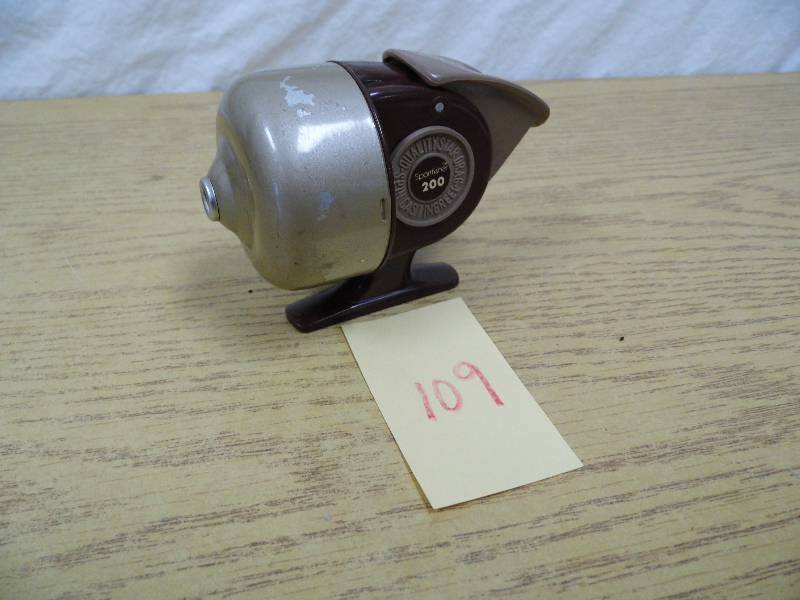 lot 109 image: Sportfisher Reel