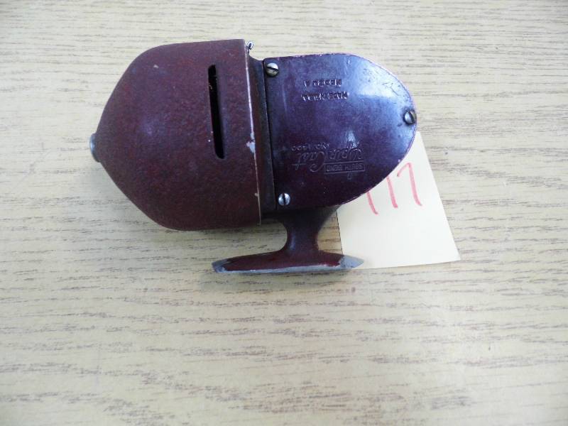 lot 177 image: Spin Cast Reel