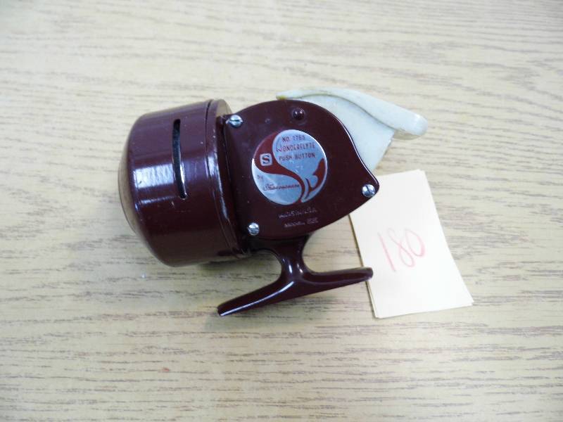 lot 180 image: Wonderlyte Reel