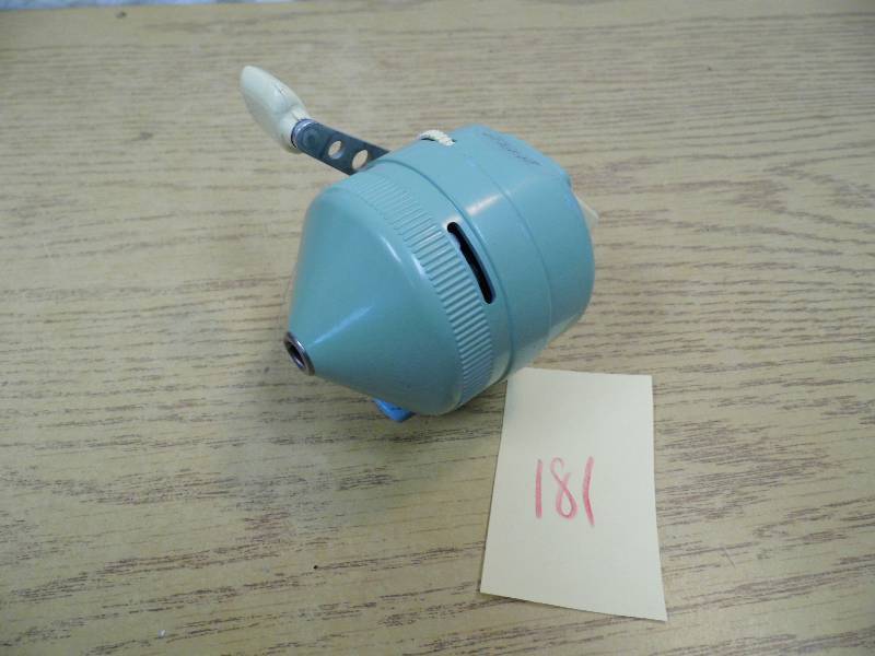 lot 181 image: Zebco Reel