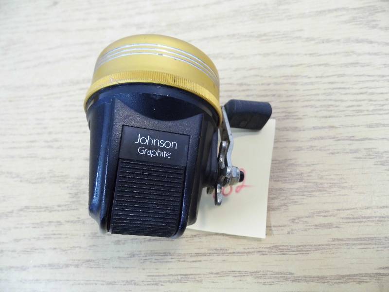lot 182 image: Johnson Graphite Centure Lite Reel