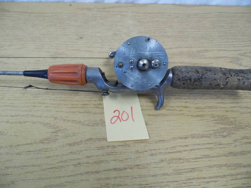 lot 201 image: Pole w Reel
