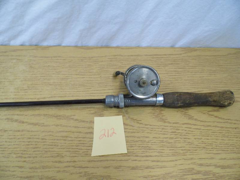 lot 212 image: Pole w Takepart Reel