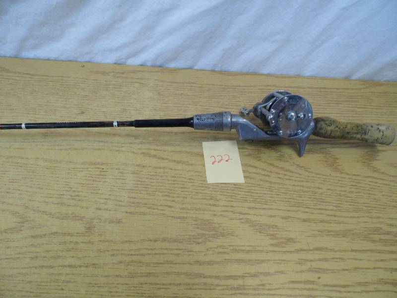lot 222 image: Pole w Reel