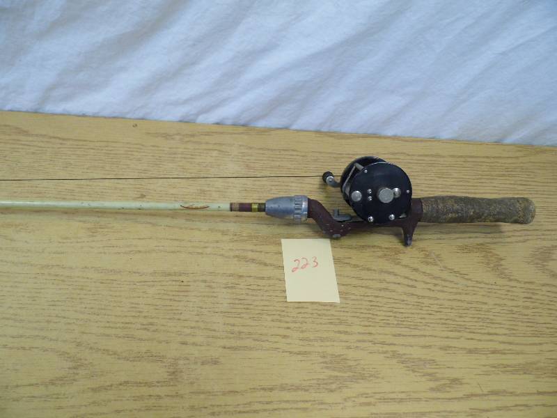 lot 223 image: Pole w Reel
