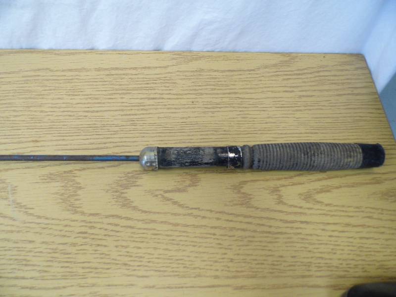 lot 227 image: Metal Pole