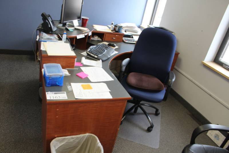 lot 1163 image: OSullivan 5-Drawer Wood Office L-Desk & Rolling Office Chair