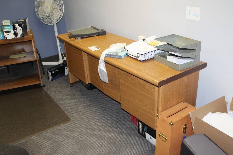 lot 1181 image: 2-Door 4-Drawer Wood Office Desk
