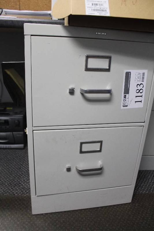 lot 1183 image: Hon 2-Drawer Metal File Cabinet