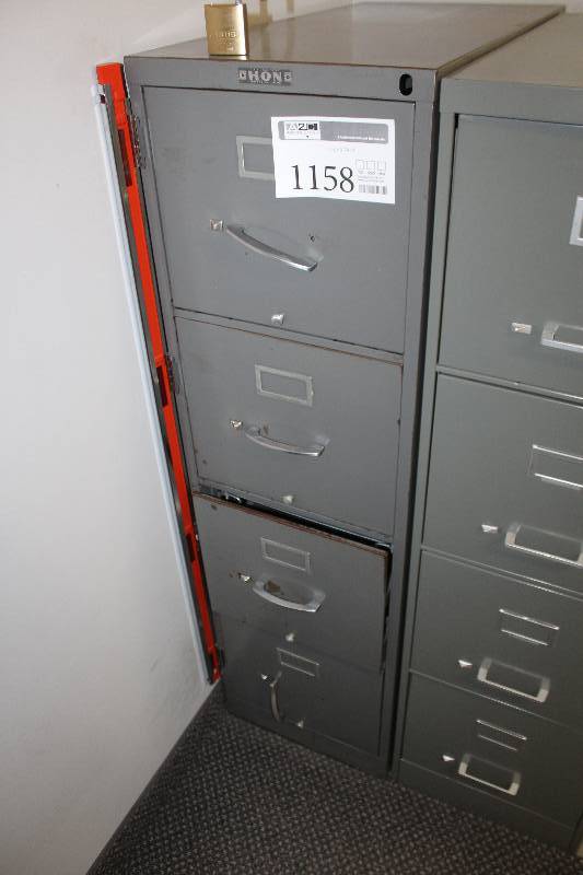 lot 1158 image: Hon 4-Drawer Metal File Cabinet