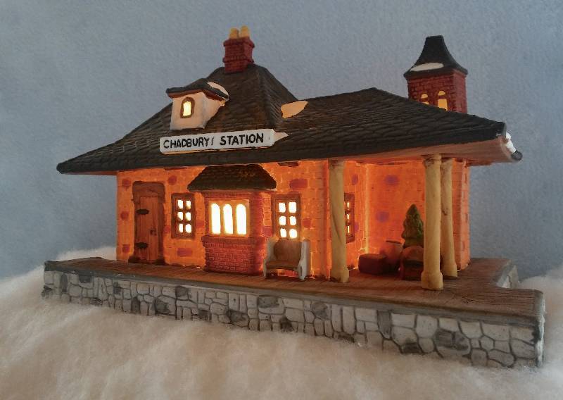 lot 9 image: Chadbury Station & Train My Apologies, The Bonus Dickens Village Sign Has Been Removed, it was added by mistake