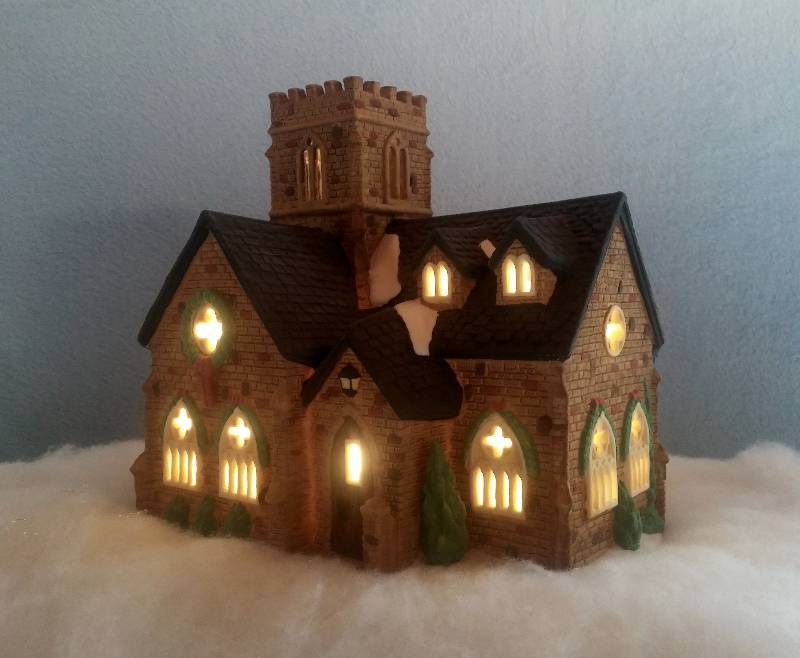 lot 38 image: Knotting Hill Church.  Plus, a set of 3 Caroler Figures