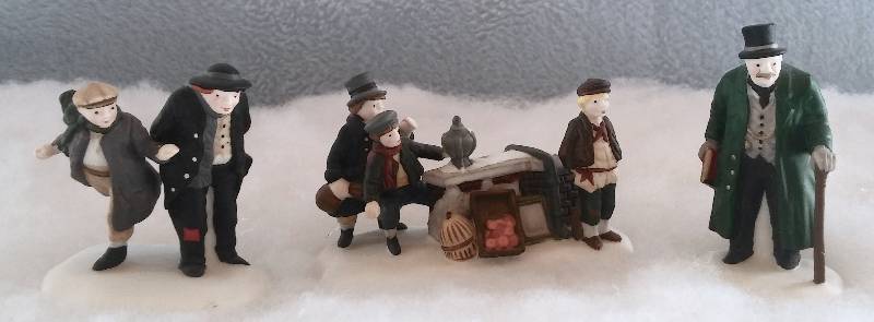 lot 40 image: (Oliver Twist) Fagins Hide-Away  ADDED BONUS - SEE BELOW & PHOTOs 
