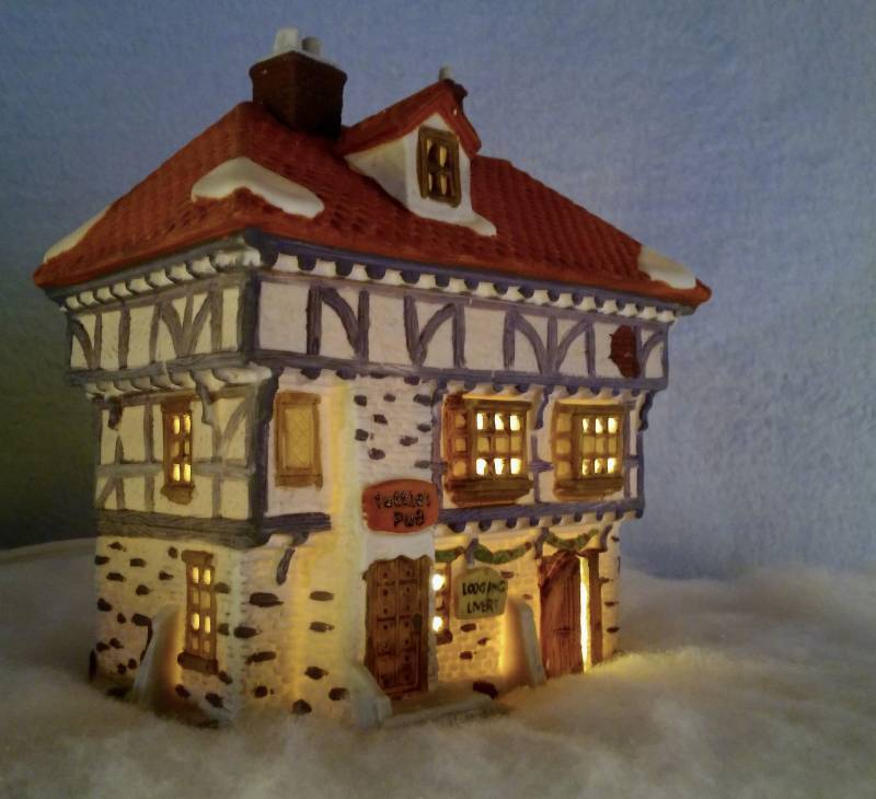 lot 43 image: Tuttle Pub  Lodging & Livery