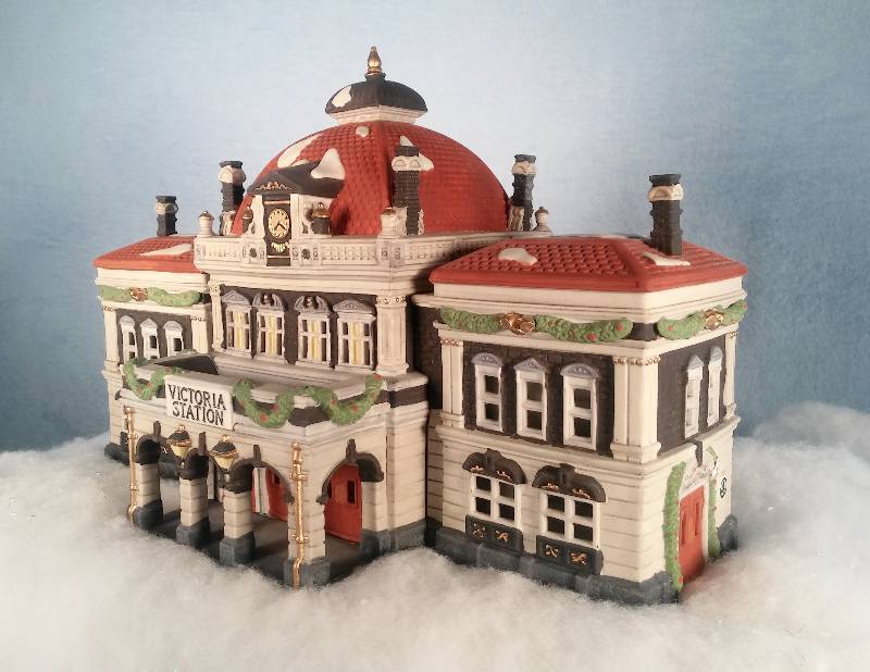 lot 48 image: Victoria Station (large piece)  ADDED DOUBLE BONUS - SEE BELOW & PHOTOs 