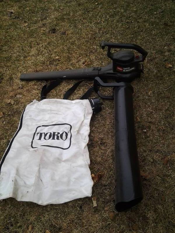 lot 6 image: Toro Super BlowerVac