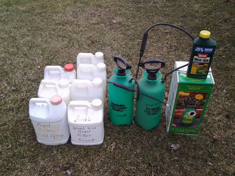 lot 13 image: 1-New Sprayer (2 Gallon), 2-Other Sprayers (Hudson), Assorted Weed- Be- Gone Chemicals