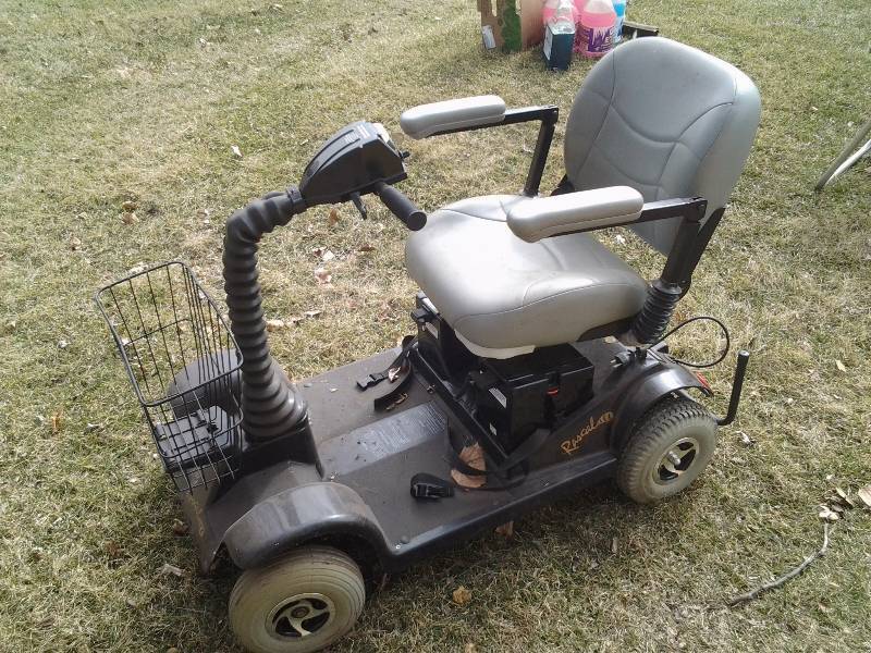lot 26 image: Rascal Power Scooter (Condition Unknown)