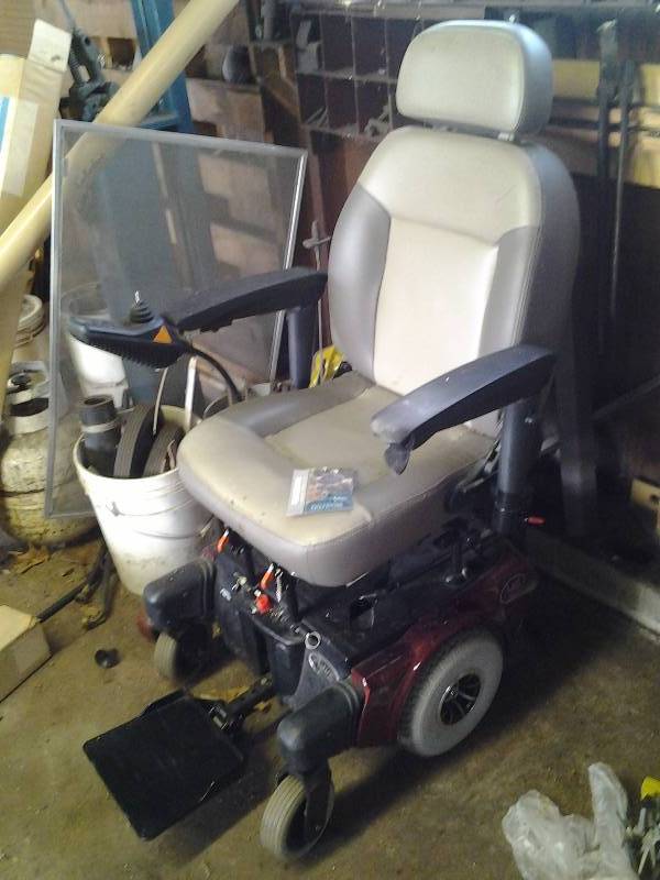 lot 27 image: Guardian Aspire Power Chair (Condition Unknown)