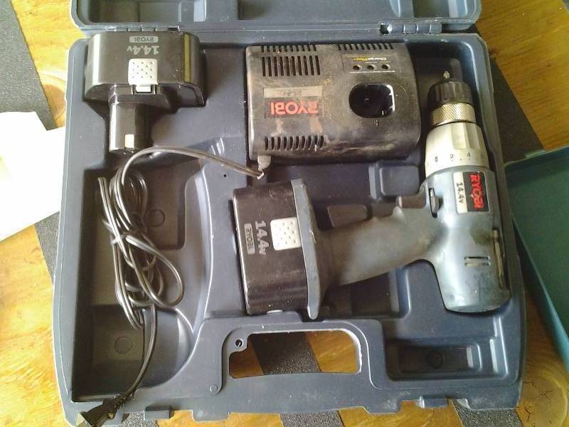 lot 29 image: Ryobi 14.4 Cordless Drill With 2 Batteries & Charger