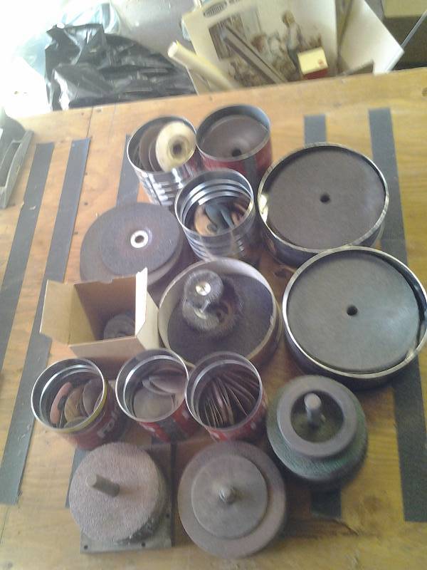 lot 34 image: Large Lot Of Assorted Grinding Discs