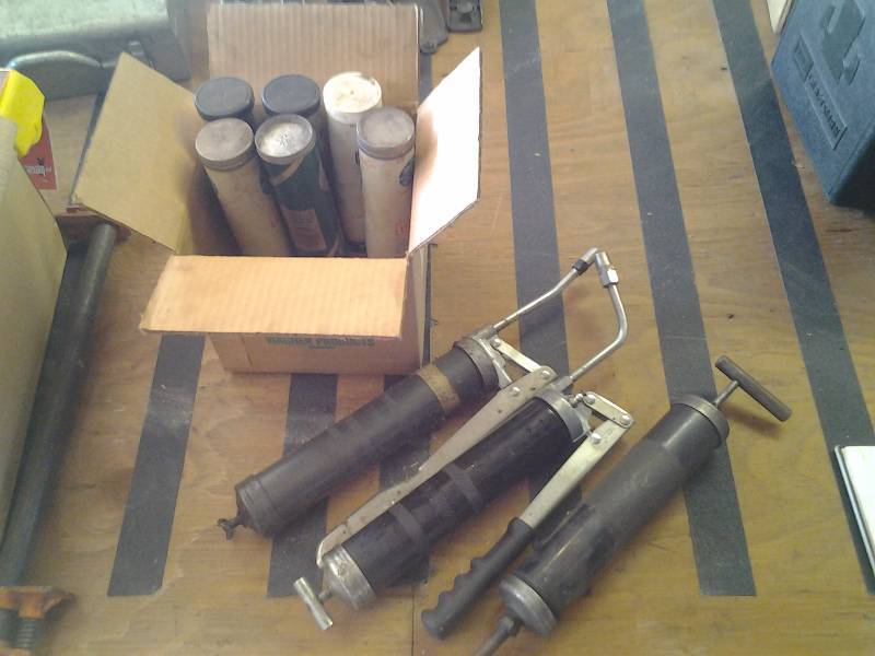 lot 44 image: 2-Grease Guns, Grease & Suction Pump
