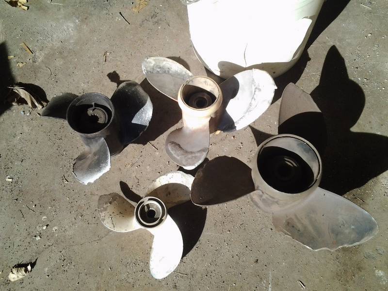 lot 47 image: 4-Aluminum Boat Propellers