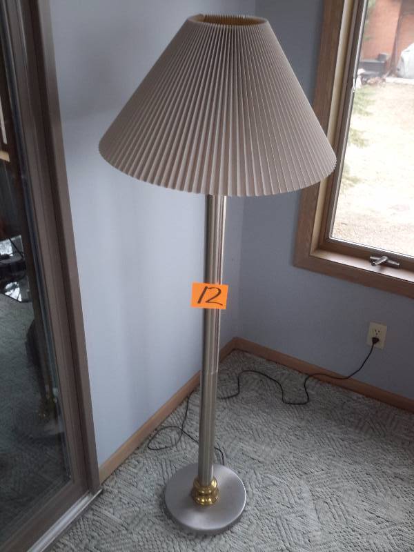 Nice Floor Lamp White Bear Estate Sale Furniture Tools