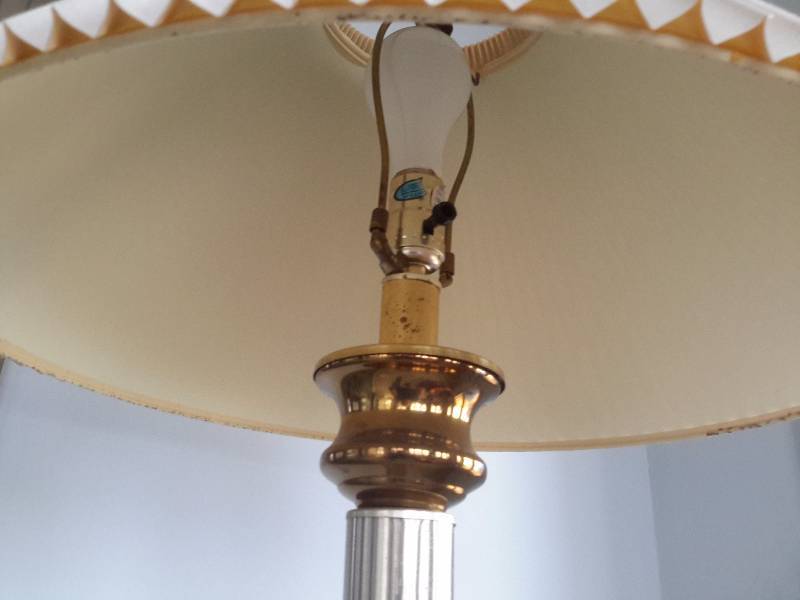 lot 12 image: Nice Floor lamp