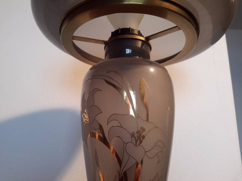 lot 42 image: Nice MUSHROOM shaped table lamp
