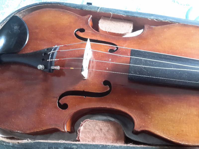 lot 30 image: Violin and Case.. Looks to be in very good condition