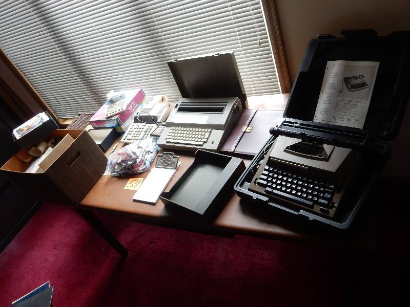 lot 54 image: Large lot of office suppliesEquipment.