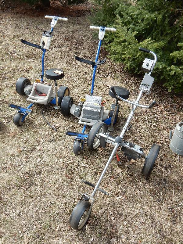 lot 66 image: Kangaroo Golf club caddys.. Untested..