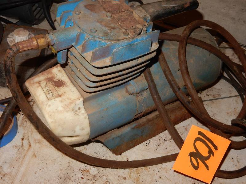 lot 106 image: Sears air Compressor