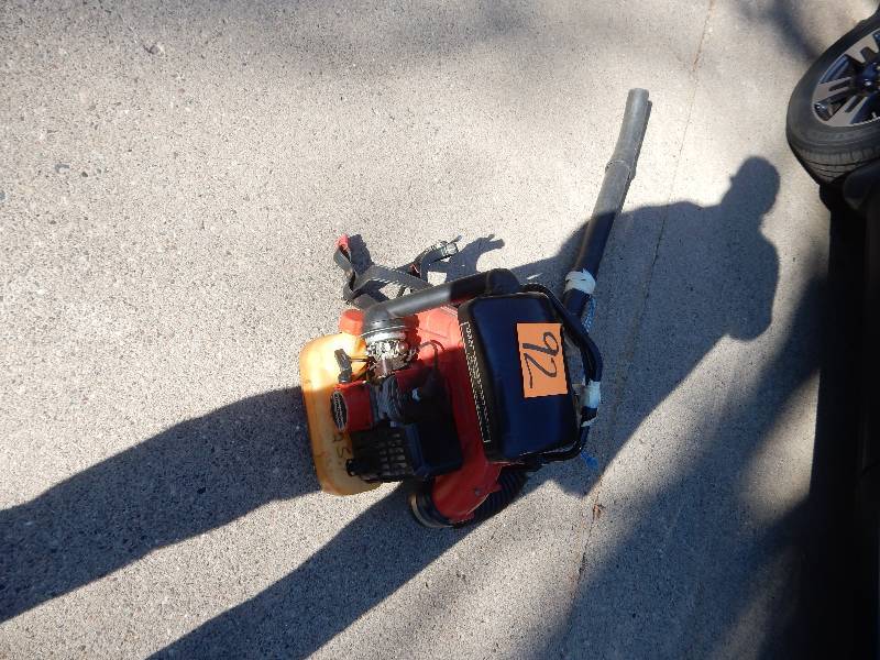 lot 92 image: Shindaiwa Blower